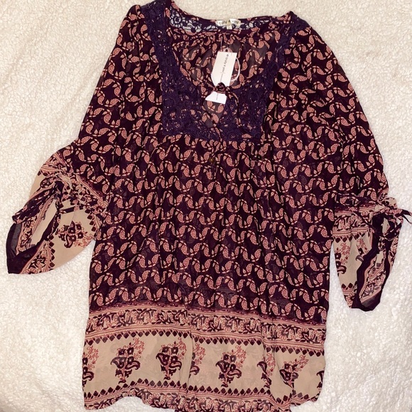 Tops - Women’s blouse